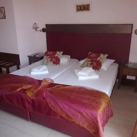 加里尼海公寓 公寓 *